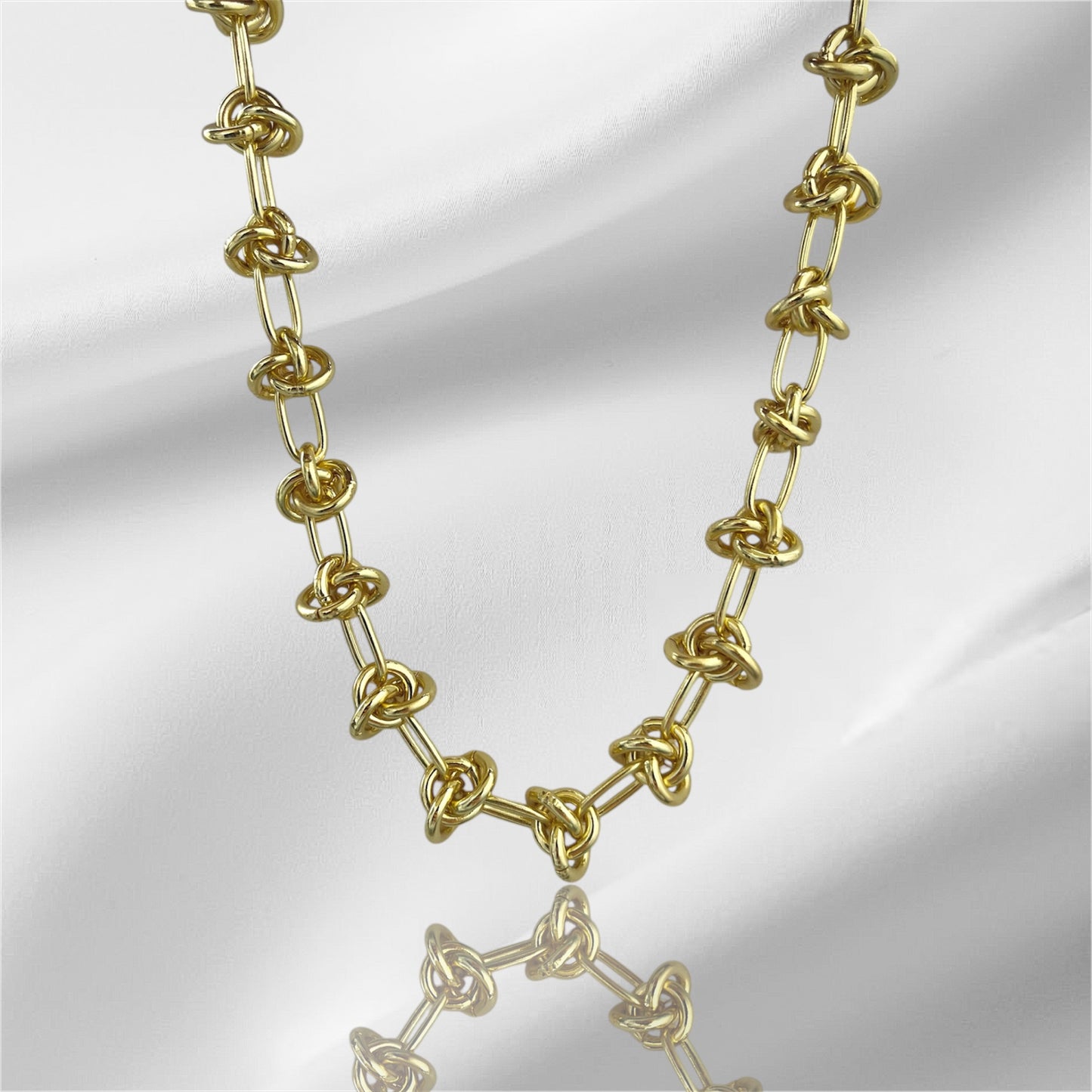 CADENA DE NUDOS 18K